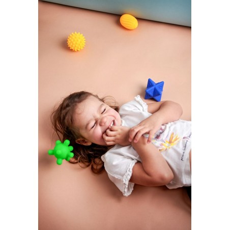 Mom's Care Miękkie piłki sensoryczne Sensorky Hencz Toys piłeczki 6szt - 4